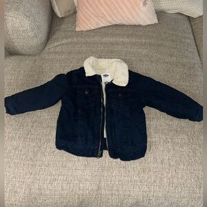 Boys 2T Old Navy Dark Blue Jean Jacket with Sherpa Collar and inlay
